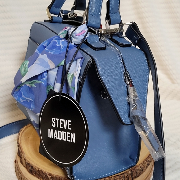 Steve Madden Ocean Breese Handbag - Picture 4 of 9